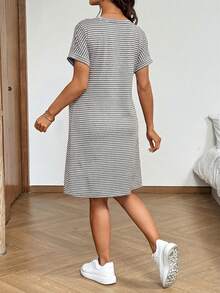 SHEIN Vestido de enfermería con estampado de rayas cómodo para uso diario - Gris - Ver 2