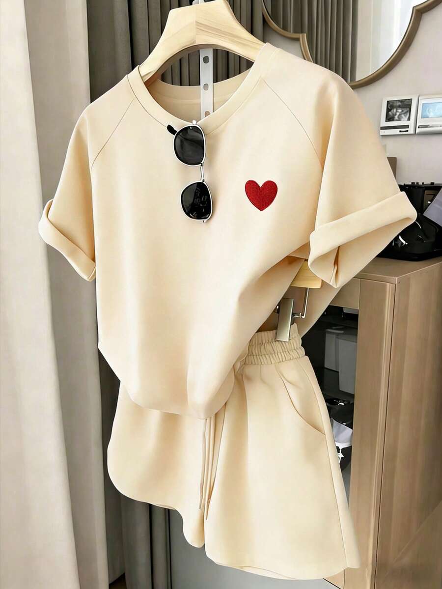 1 Set Pakaian Musim Panas Kasual Nyaman Modis Minimalis Serbaguna Kreatif Motif Hati Atasan Lengan Raglan dan Celana Pendek untuk Anak Perempuan Remaja - Aprikot - View 1