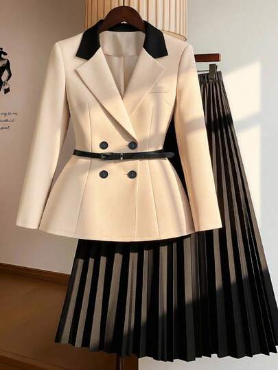 SHEIN CURVE+ Bộ đồ 2 món dành cho nữ cỡ lớn, kiểu dáng thường ngày, gồm áo blazer và chân váy midi xếp ly, phối màu tương phản.