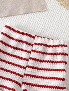 SHEIN Set de 2 piezas de blusa de manga con volantes de rayas negras y blancas y pantalones cortos para niña de 0 a 3 años, para uso casual diario y vacaciones, de punto texturizado - Rojo - Ver 6