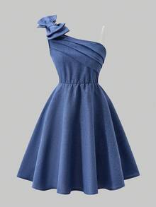 一件欧美风优雅奢华小众单肩蝴蝶结派对连衣裙，简约无袖收腰A字中长连衣裙，蓝色休闲通勤约会连衣裙。独特甜美吊带设计，优雅小众腰部蝴蝶结连衣裙 - 藍色 - 查看 4