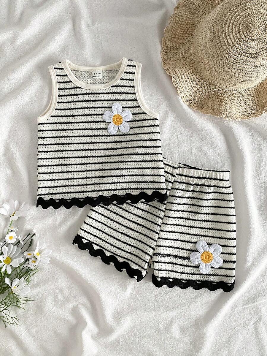 SHEIN Vintaside Kids 女婴甜美提花条纹蕾丝边背心和短裤套装,优雅韩欧风,百搭实用,夏季新款时尚童装,适合婴幼儿,女童套装,休闲穿着,假日派对皆宜 - 彩色 - 查看 1