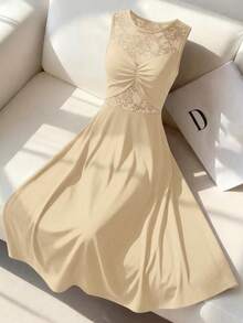 Elenzga Robe élégante, romantique et sexy pour femmes avec patchwork en dentelle, col rond, détail de torsion à la taille et jupe fluide - Nude - Voir 5