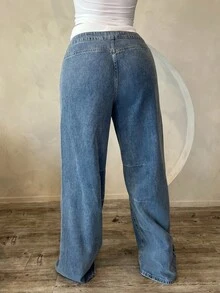 Dayanna Comas Women's Plain Simple Everyday Light-Colored Jeans - Blue - View 2