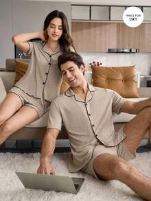 CoupledUp 男士卡其色缺角领开襟条纹装饰超柔软垂坠针织面料短袖短裤套装，春夏秋季休闲情侣家居服套装，适合日常穿着 - 卡其色 - 查看 4