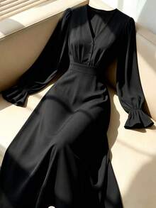 GlowEve CURVE French Elegant Solid Color V-Neck Long Sleeve A-Line Dress - Black - View 1
