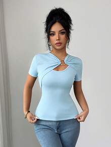Elenzga Áo thun nữ tay ngắn màu đen trơn thanh lịch, kiểu dáng thường ngày, có đính vòng kim loại, phù hợp cho các buổi tiệc, hẹn hò, đi làm, Giáng sinh, lễ tốt nghiệp, tựu trường, lễ tốt nghiệp, Ngày Nhà giáo, Lễ Tạ ơn, áo thun tay ngắn đi học, mặc hàng ngày, mùa xuân/hè. - Màu xanh lam - Xem 6