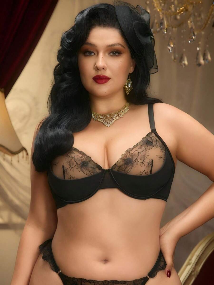 Vintage Embroidered Underwire Plus Size Bra - Black - View 1