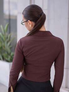 Andrea Bello 女士秋冬新款办公室通勤日常尖头下摆胸褶立领单排扣开襟紧身长袖白色衬衫 - 棕色 - 查看 3