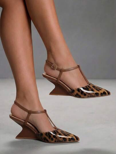 CUCCOO SZL 尖头豹纹亮面厚底一脚蹬女鞋，适合圣诞节、新年、派对、约会之夜、春季春假和复活节等场合。