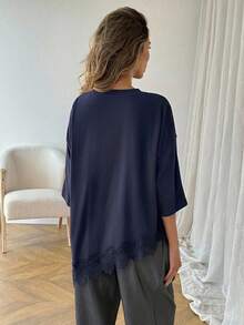 SHEIN LUNE Áo thun nữ dáng suông màu trơn, vạt áo bất đối xứng, phối ren, trang phục cơ bản hàng ngày cho mùa xuân/hè. - Màu xanh hải quân - Xem 2