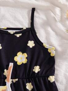 SHEIN Playful Pals 3件組少女夏季2026新款花卉印花與純色連身褲，無袖白色海灘度假套裝，極簡度假服飾 - 彩色 - 查看 4