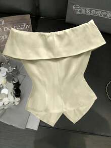 SHEIN Franclia 女士红色露肩上衣，饰有金色玫瑰纽扣，修身性感上衣，适合日常通勤、魅力派对、情人节、新年等场合。 - 杏色 - 查看 2