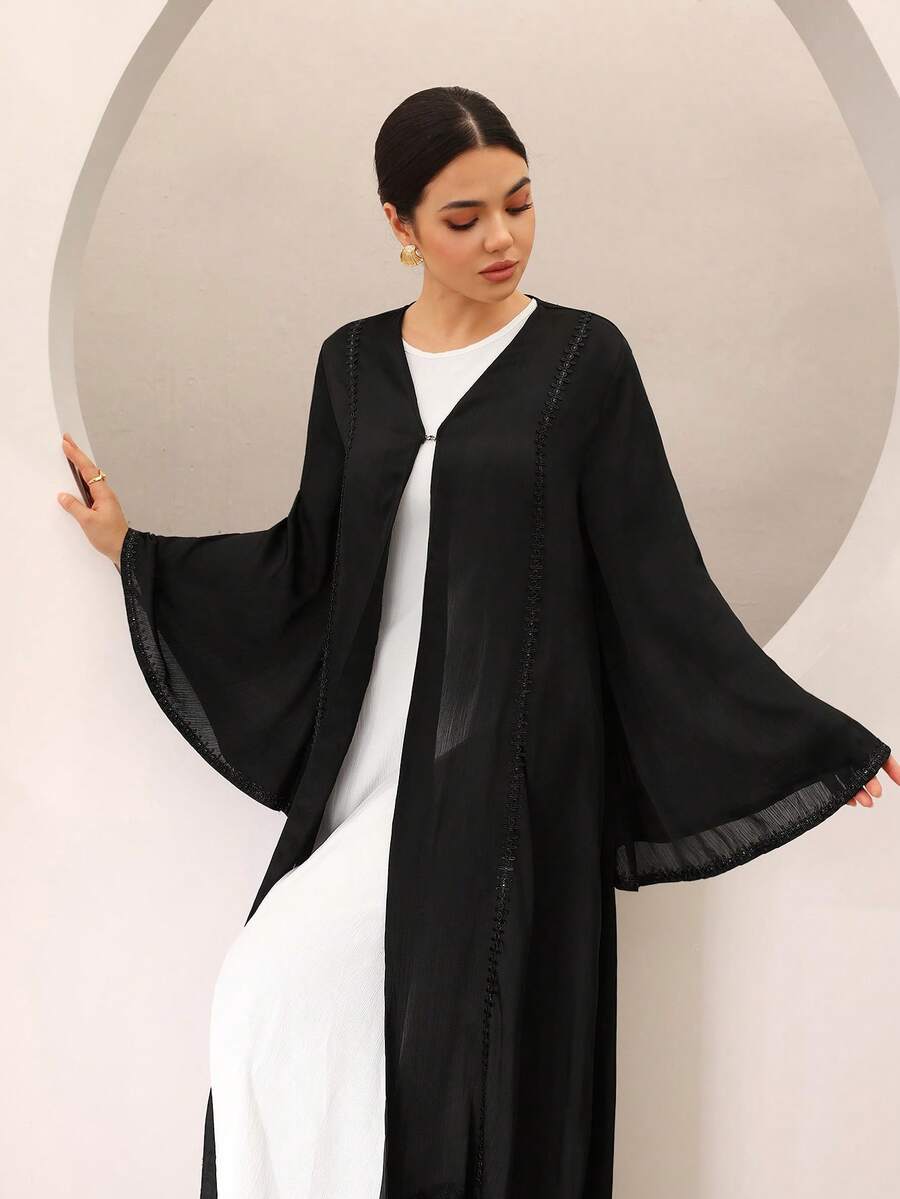 SHEIN Najma 优雅蕾丝拼接长袖喇叭袖口开襟女式长袍 - 黑色 - 查看 1