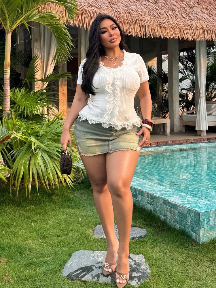 Dazy Plus Stretchy Bodycon Patchwork Ruffle Trim Mesh Sexy Cropped Plus Size Women White T-Shirt, Spring/Summer