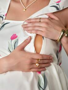 Momance 郁金香印花吊带背心，专为妈妈们设计，飘逸的袖子，方领，隐形前拉链方便哺乳，A字下摆，背部蝴蝶结装饰和镂空设计。 - 彩色 - 查看 6