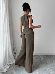 Rafferiza 2pcs/Set Women Solid Color Textured Pleated Round Neck Sleeveless Top - Mocha Brown - View 2