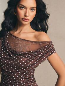 Poéselle 不对称露肩波点女式T恤，春夏款 - 咖啡棕 - 查看 6