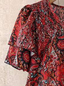 SHEIN LUNE CURVE Áo kiểu nữ cỡ lớn, màu trơn, cổ tròn, tay hai lớp, ngắn, kiểu dáng thường ngày, xếp ly, thời trang, đa năng, thích hợp cho kỳ nghỉ hè. - Đỏ - Xem 4