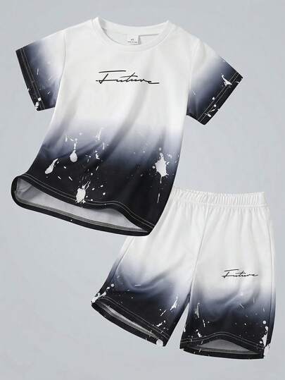 Bộ áo thun ngắn tay và quần short in chữ cho bé trai.