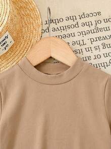 2 pezzi/Set Outfit Grigio Lavorato a Maglia, Top Aderente con Collo Alto Arricciato Abbinato a Pantaloni Zampa d'Elefante, Adatto per Vacanze Estive in Spiaggia, Abbinamento Mamma-Figlia/Sorelle, Abbigliamento per Vacanze/Festività in Famiglia, Stile Francese, Carino ed Elegante, Dolce Retrò, Alla Moda e Versatile. Adatto per Uso Quotidiano Casual e Abbigliamento Scolastico. Set Marrone. - Cachi - Visualizzare 5
