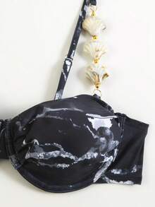 Swim Oasis 夏季三件套女士沙滩装：大理石纹比基尼上衣（肩带可调节）、配套泳裤和饰有金色海星的纱笼裙。优雅性感的沙滩装扮 - 黑色 - 查看 3