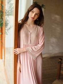 MOTF PREMIUM 撞色蕾丝V领休闲连衣裙 - 粉色 - 查看 7