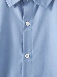 SHEIN 青少年男童休闲舒适纯色百搭短袖衬衫，适合春季、夏季及户外穿着 - 淺藍色 - 查看 6