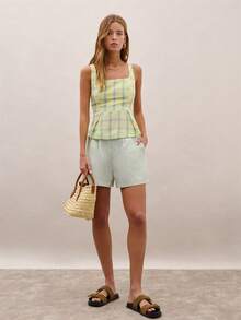 Nöista Bộ hai mảnh gồm áo tank top kẻ caro cổ vuông, dây đeo bản rộng, đường may tạo dáng, eo ôm sát, phối cùng áo thun kẻ sọc. Lý tưởng cho các bữa tiệc mùa hè, trang phục hàng ngày, kỳ nghỉ, mùa xuân, lễ Phục sinh, lễ hội âm nhạc, ngày đi biển. Thích hợp cho kỳ nghỉ sang trọng, đi chơi, đám cưới, tiệc tùng, lễ hội, kỳ nghỉ hè. - Nhiều màu - Xem 7