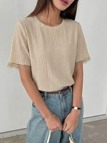 DAZY 女款夏季圓領短袖蕾絲拼接休閒套頭T恤商務休閒女裝 - 卡其色 - 查看 2