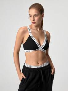 Loungeista 字母膠帶面板運動內衣 - 黑與白 - 查看 7