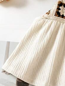 SHEIN Genkimix Kids Bộ đồ cho bé gái (nhỏ) gồm áo hai dây móc họa tiết hoa và quần short, viền dệt màu nâu. - trắng - Xem 5