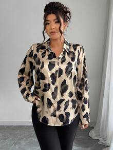 SHEIN Elenzya 加大码印花纽扣短袖衬衫，随机印花，适合秋季穿着，女款。 - 彩色 - 查看 3