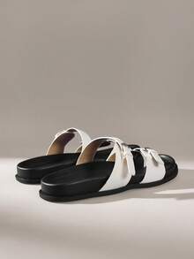 Solecia Sandalias planas cómodas para caminar en casa o al aire libre, con hebilla de dos palabras, de estilo sencillo para damas en primavera y verano - Blanco - Ver 3