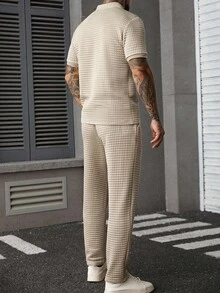Manfinity CasualCool Plus Size Men's Casual Solid Color Textured Fabric Short Sleeve Polo Shirt And Seam Front Pants Set, Suitable For Spring, Summer And Autumn - Khaki - View 2