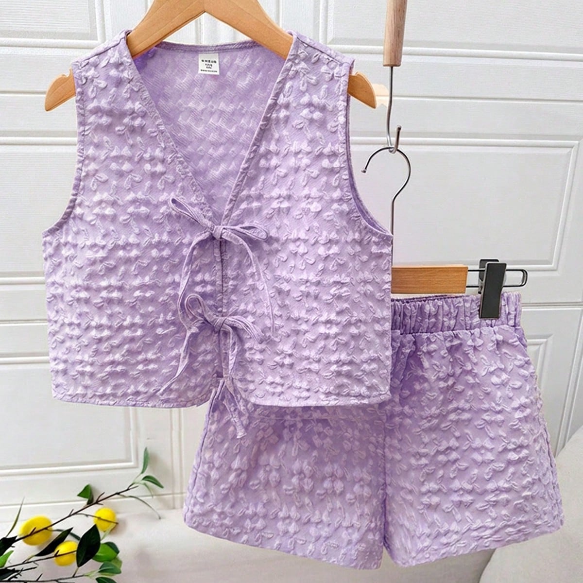 Conjunto informal de 2 piezas de top con tirantes de lazo de jacquard amarillo y shorts para niña preadolescente