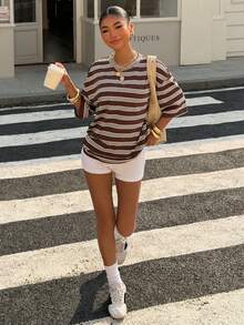 Muchica 95%纯棉条纹印花宽松中长款圆领落肩女式T恤，夏季假日休闲装，送朋友的礼物。Y2K风格外套上衣，适合日常通勤、约会、派对、秋冬夏季、圣诞节、新年、感恩节、婚礼、海滩、毕业典礼、时尚、优雅、休闲、外向、约会、预订、通勤、闪亮、情人节、优雅、度假、休闲、Y2K、外向、毕业典礼等场合。 - 彩色 - 查看 6