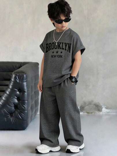 Kids Tween Boy Casual Comfortable Loose Fit Gray Vest And Gray Sweatpants Tracksuit Set, Y2K Style, Basic Top And Bottom, Summer Shorts, Summer Outfits, Summer Clothes, Boys Outfit Kids Set, Suitable For Spring/Summer, Outing, Valentine's Day, Date, Travel, Vacation, Family Gathering, Back To School, Wedding, Evening Party, Sports, Birthday Party