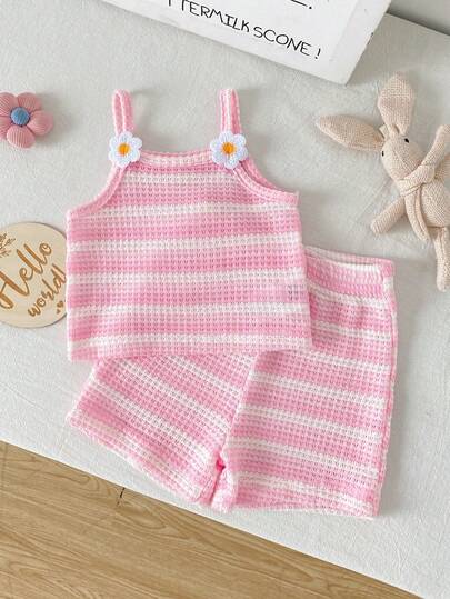 SHEIN Playful Pals 2 Pieces Baby Girl Fashion Holiday Pattern Camisole And Shorts Set, Suitable For Summer Vacation Travel