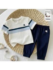 Conjunto de top de manga corta de cuello redondo y pantalones con estampado de rayas para niños pequeños - Multicolor - Ver 1