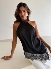 Aloruh Blusa de mujer con parches de encaje, bajo asimétrico en negro con ribete de satén y encaje - Sexy para blusas elegantes de mujer, blusas elegantes para mujer, atuendos casuales de negocios para mujer, atuendos casuales de negocios, atuendos casuales modestos, top de verano negro, top asimétrico negro, top con ribete de encaje - Negro - Ver 7