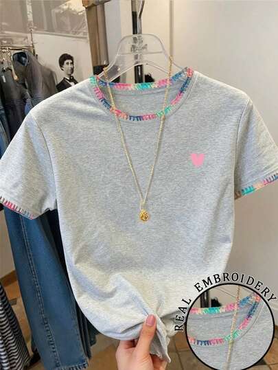 Resyla Áo thun nữ tay ngắn cổ tròn thêu hoa, kiểu dáng thường ngày.