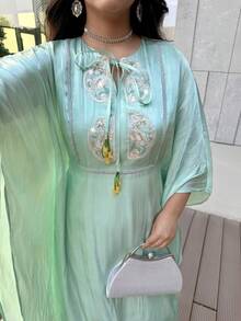Al Najma 女士花卉刺绣系领蝙蝠袖优雅阿拉伯连衣裙 - 綠色 - 查看 7