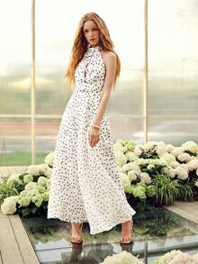 MOTF Soiréza 优雅女士白色底黑色波点露背长款派对礼服 | 正面蝴蝶结装饰，波点面料尽显经典复古时尚，完美适用于春季婚礼、花园派对、毕业舞会、晚宴、鸡尾酒会、正式晚宴、户外森林庆典和优雅生日派对。 - 白色 - 查看 4