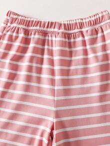 SHEIN Elladie kids Casuvi Kids 女童两件套：针织爱心印花条纹短袖 Polo 领 T 恤 + 针织阔腿裤，美式休闲复古风，适合春夏日常穿着 - 粉色 - 查看 8
