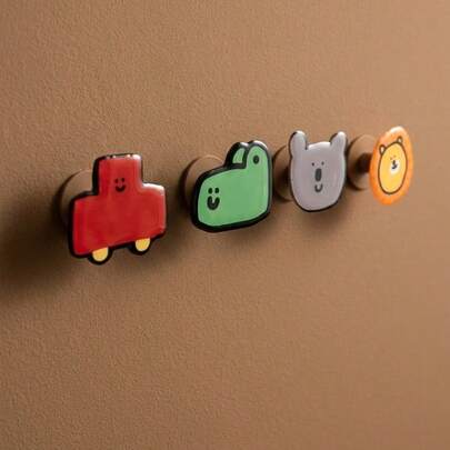 Joivida 可爱卡通动物墙钩，色彩缤纷的狮子熊飞机汽车造型挂钩，免打孔强力粘胶防水可重复使用墙面挂钩，无缝家居收纳挂钩，可用于悬挂毛巾、钥匙、帽子、包包、厨具、衣物、雨伞、背包等，重型壁挂式收纳挂钩，适用于浴室、厨房、卧室、客厅、门、衣柜等，轻便易携，是理想的生日礼物、返校礼物，适合儿童、青少年、成人日常居家使用。