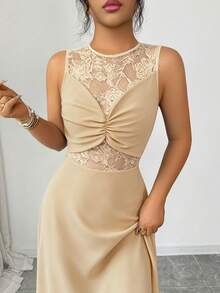 Elenzga Robe élégante, romantique et sexy pour femmes avec patchwork en dentelle, col rond, détail de torsion à la taille et jupe fluide - Nude - Voir 4