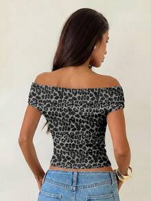 Aloruh Sexy Leopard Print Metal Decor Asymmetric Shoulder Knit T-Shirt, Leopard Print Top, Suitable For Elegant Dates, Airport Outfits, Y2K Style - White - View 2