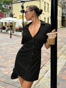 Siren Gaze Rochie cămașă asimetrică pentru femei, rochie elegantă de birou scurtă cu nasturi asimetrici în față și decor plisat, rochie cămașă cu nasturi în față - Negru - Vizualizare 5