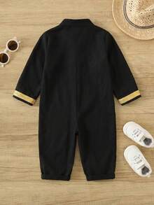 SHEIN Bộ áo liền quần tay dài cổ tàu họa tiết hoa vàng Baroque cho bé trai sơ sinh, thích hợp cho các dịp trang trọng, tiệc sinh nhật, lễ hội, dạ hội, biểu diễn, đám cưới, lễ kỷ niệm hàng tháng, lễ rửa tội và tiệc sinh nhật lần thứ nhất. - màu đen - Xem 2